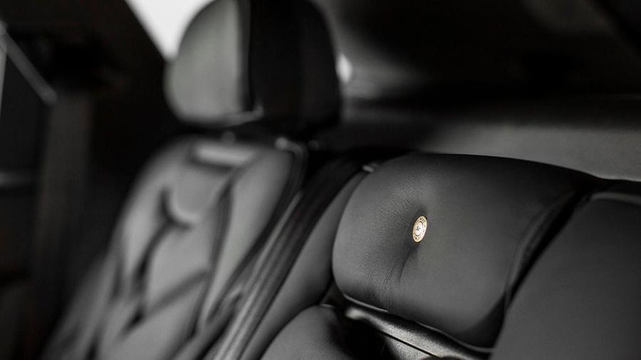 Детали интерьера Bentley Bentayga Le Mans Edition by Project Kahn 2017 года  (фото 6 из 9)